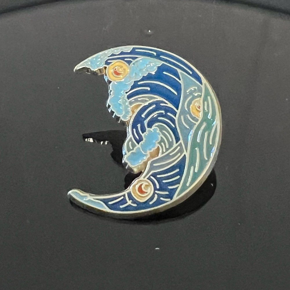 Lapel Pin, Crescent Wave